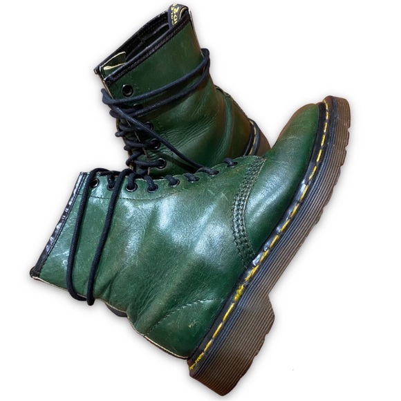 SOLD Vintage Doc Martens 8 Eyelet Green Boots England Sz 6 - Picture 2 of 12